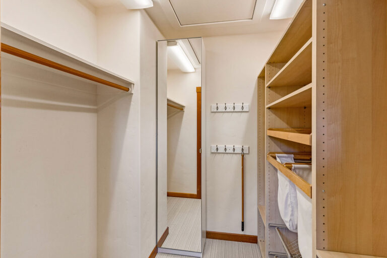 Closet (1)