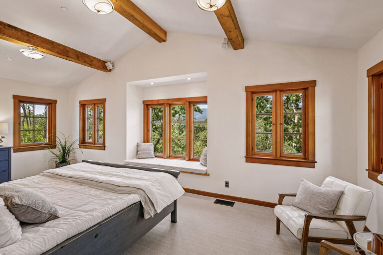 Primary Bedroom (1)