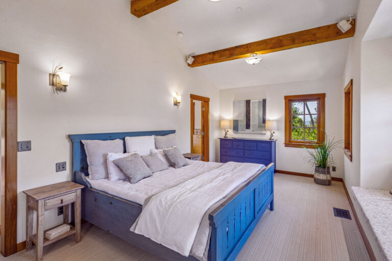Primary Bedroom (2)